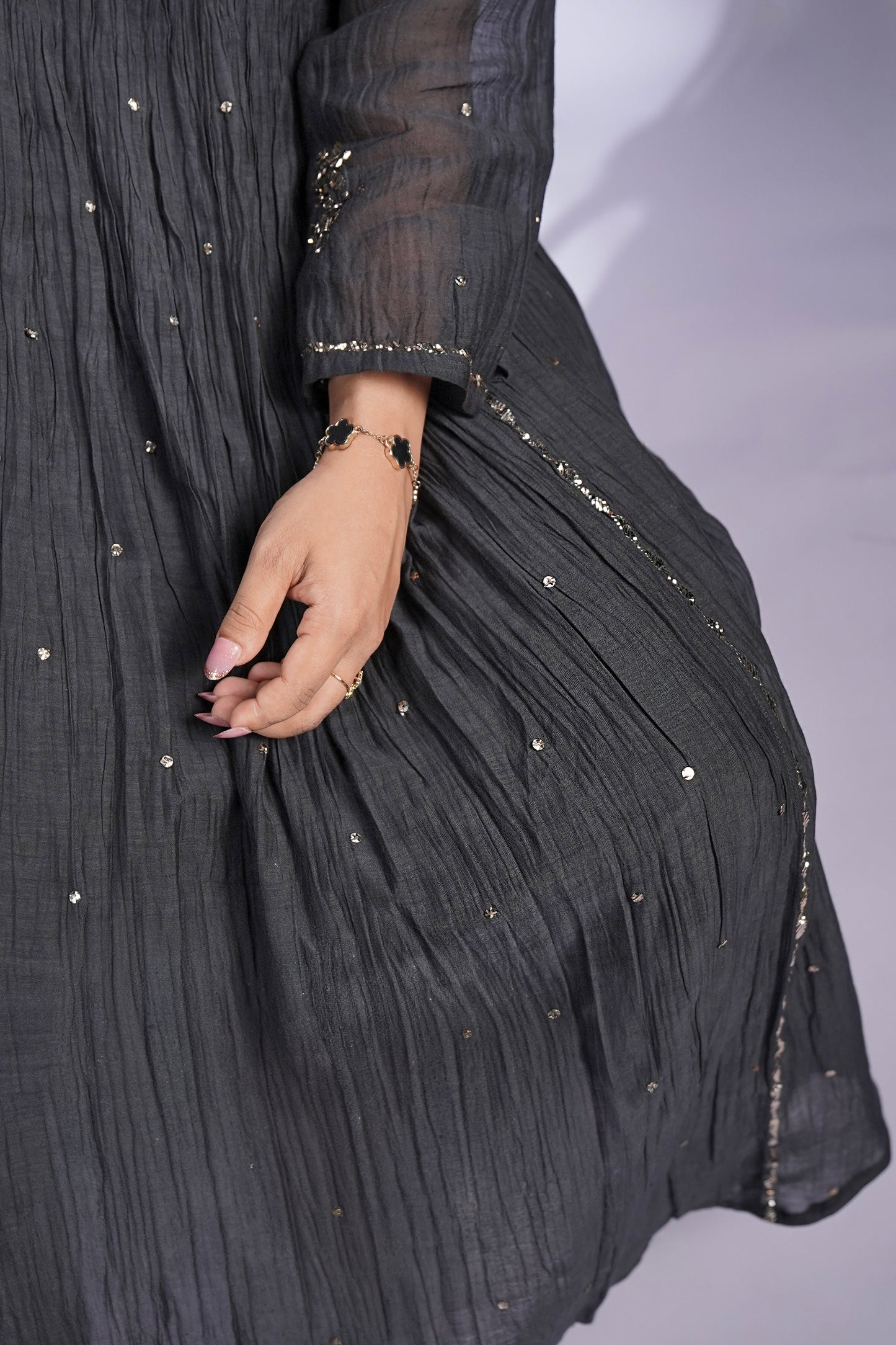 Zareen | Hand-Embroidered Chanderi Silk Kurta